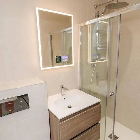 Sandsend View Apartment Whitby