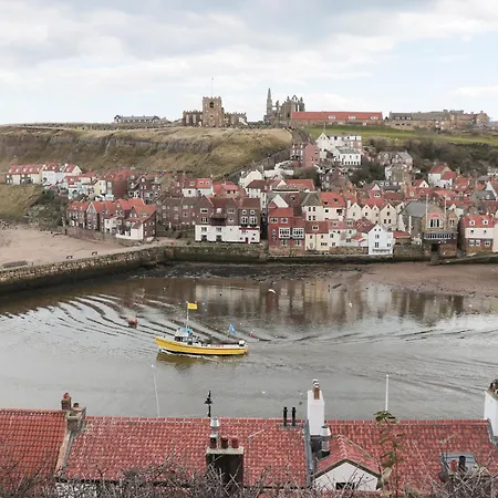 Sandsend View Apartment *