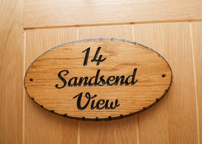 Sandsend View Apartment *