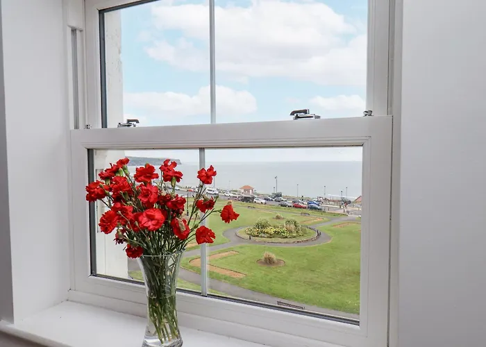 Sandsend View Apartment