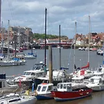 Sandsend View Apartment Whitby